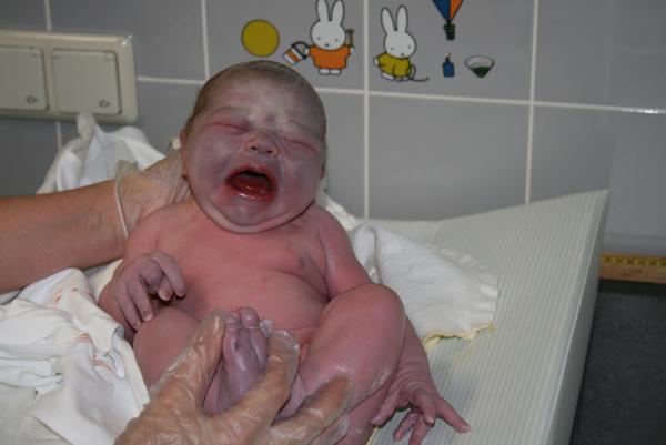 Alana net geboren., geplaatst door mama Lizanne op 2007-11-03