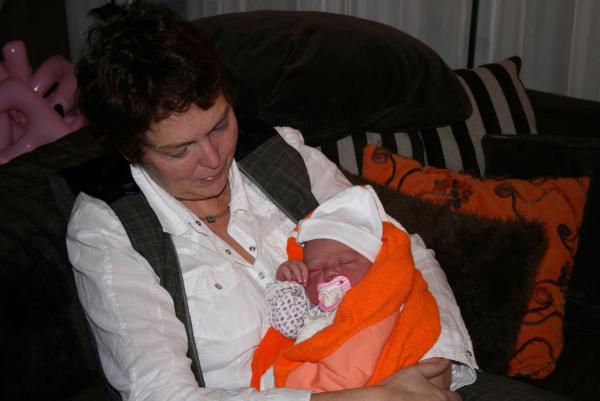 Alana net geboren., geplaatst door mama Lizanne op 2007-11-03