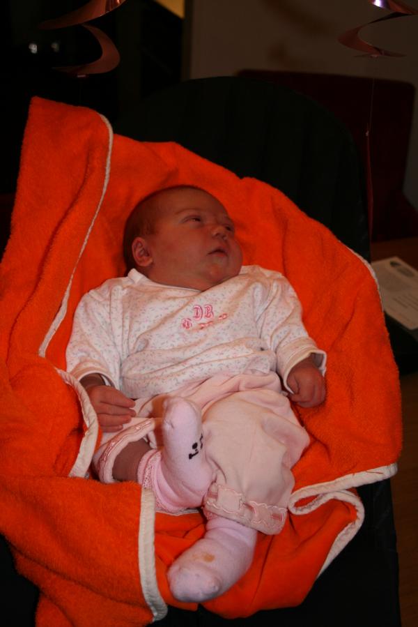 Alana in de wipstoel., geplaatst door mama Lizanne op 2007-11-07