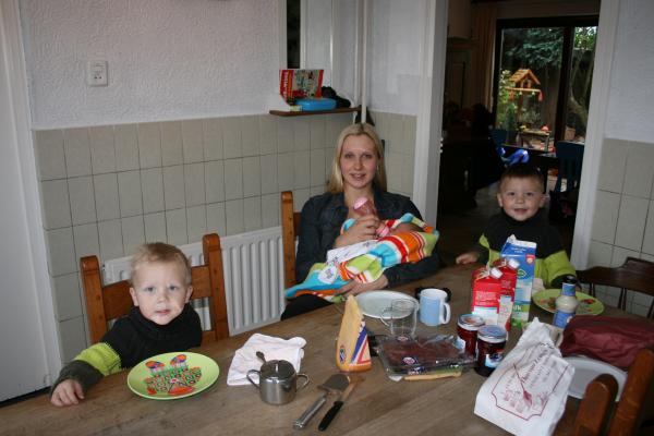 Alana, Mama, Merijn en Jesse., geplaatst door mama Lizanne op 2007-11-11