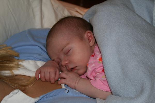 Alana slaapt., geplaatst door mama Lizanne op 2007-11-26