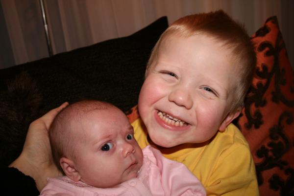 Alana met Jesse, geplaatst door mama Lizanne op 2007-12-15
