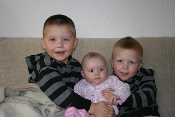 Merijn, Jesse en Alana., geplaatst door mama Lizanne op 2008-03-10