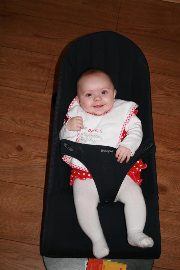 Alana op 1e Paasdag 2008, tevens de verjaardag van mama!, geplaatst door mama Lizanne op 2008-03-31