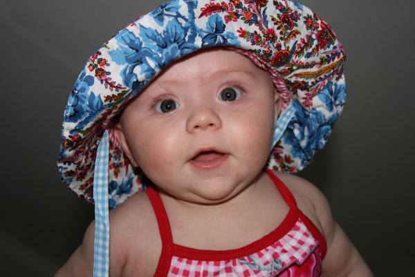 Alana in haar badpak!, geplaatst door mama Lizanne op 2008-04-01