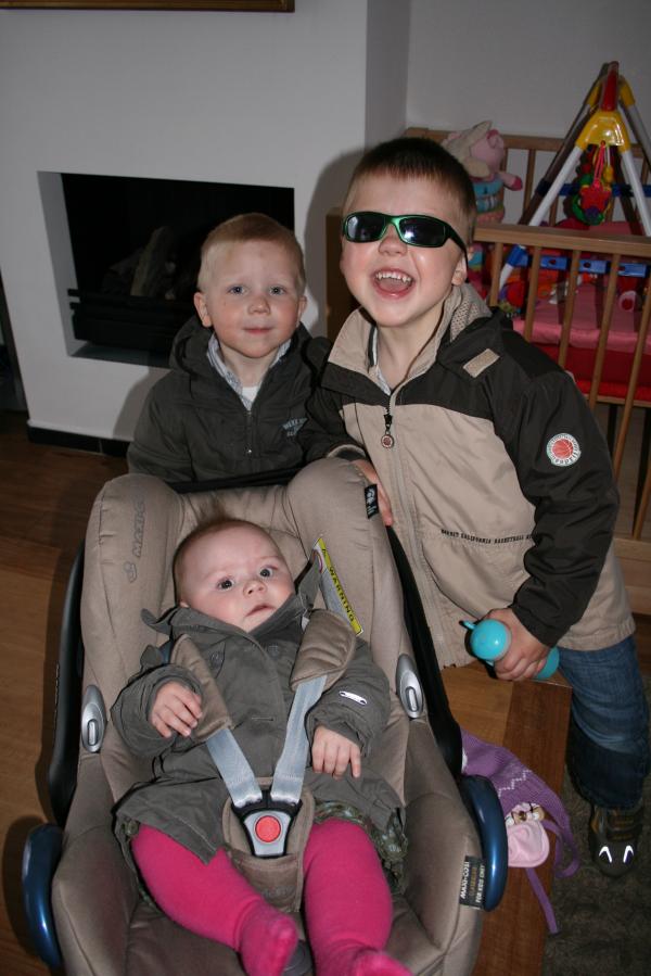Merijn, Jesse en Alana, geplaatst door mama Lizanne op 2008-05-07