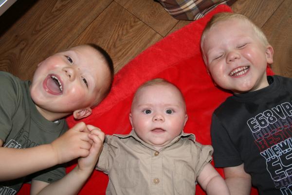 Merijn, Jesse en Alana, geplaatst door mama Lizanne op 2008-05-07