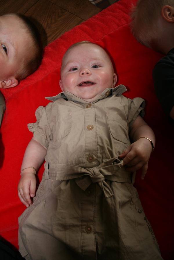 Alana 6 maanden!!!, geplaatst door mama Lizanne op 2008-05-07