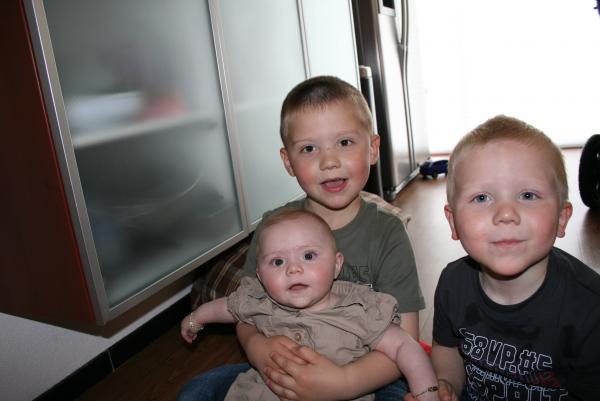 Merijn, Jesse en Alana, geplaatst door mama Lizanne op 2008-05-07