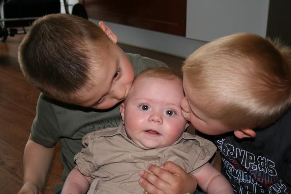 Merijn, Jesse en Alana, geplaatst door mama Lizanne op 2008-05-07