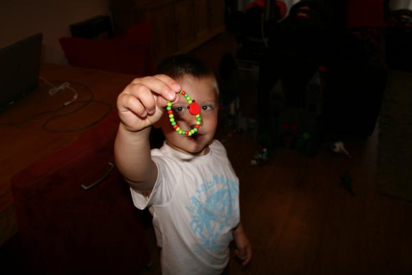 Merijn trots op zijn armband van de PSZ., geplaatst door mama Lizanne op 2008-06-12