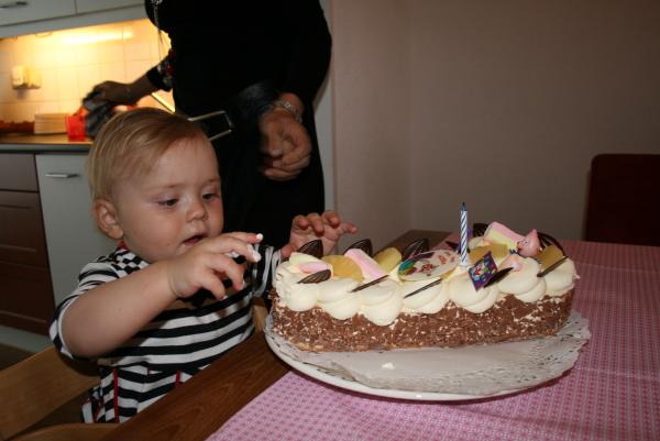 Alana 1 jaar!, geplaatst door mama Lizanne op 2008-11-11