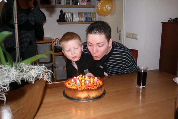 Papa jarig!, geplaatst door mama Lizanne op 2009-02-28