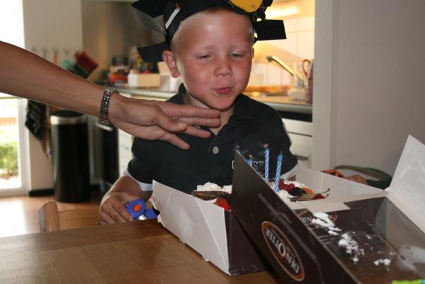 Jesse 4 jaar!, geplaatst door mama Lizanne op 2009-10-19