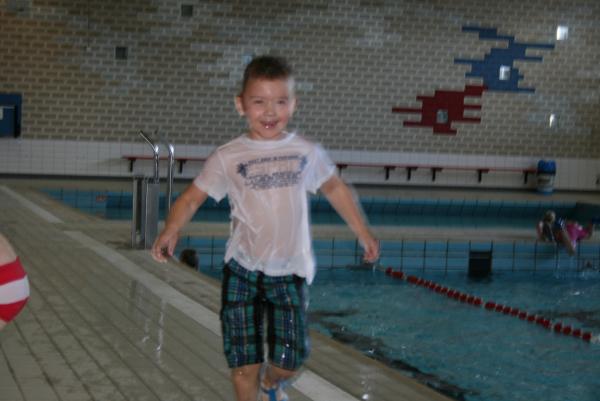 Merijn afzwemmen voor diploma A, geplaatst door mama Lizanne op 2009-12-23