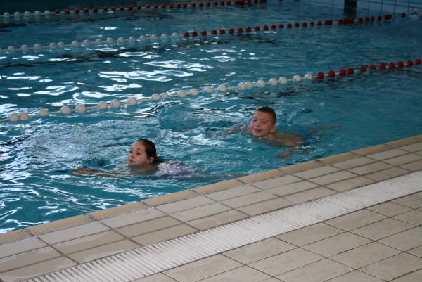 Merijn afzwemmen voor diploma A, geplaatst door mama Lizanne op 2009-12-23
