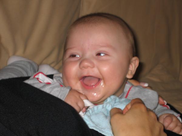 Merijn lacht mama uit., geplaatst door mama Lizanne op 2004-11-05