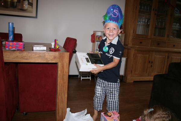 Jesse 5 jaar!, geplaatst door mama Lizanne op 2011-01-09