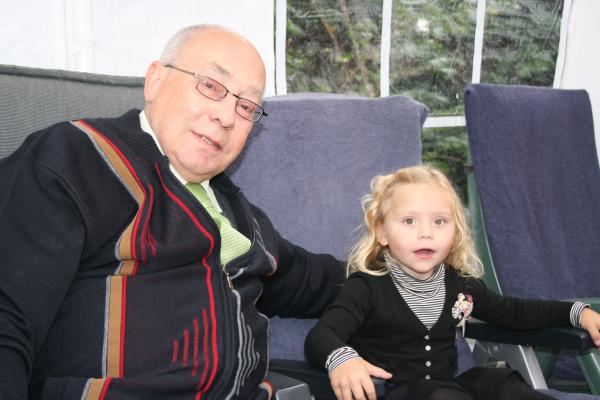 Opa en Oma van der Kammen 40 jaar getrouwd, geplaatst door mama Lizanne op 2011-01-09