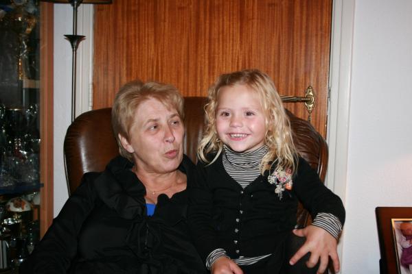 Opa en Oma van der Kammen 40 jaar getrouwd, geplaatst door mama Lizanne op 2011-01-09