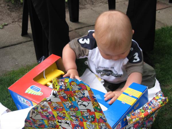 Merijn zijn kado van pappa en mamma., geplaatst door mama Lizanne op 2005-05-30