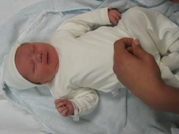 Net na de geboorte - slapend 4, geplaatst door papa Boudewijn op 2004-06-03