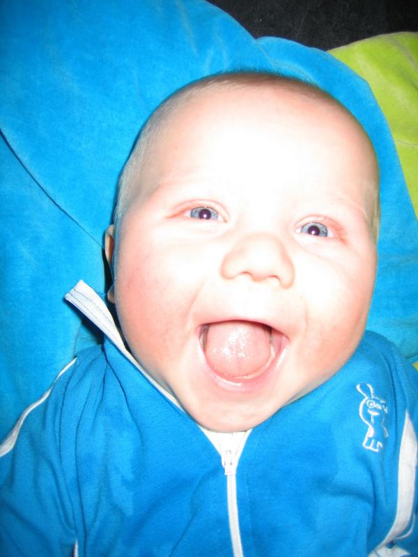 Jesse in een vrolijke bui., geplaatst door mama Lizanne op 2006-02-25