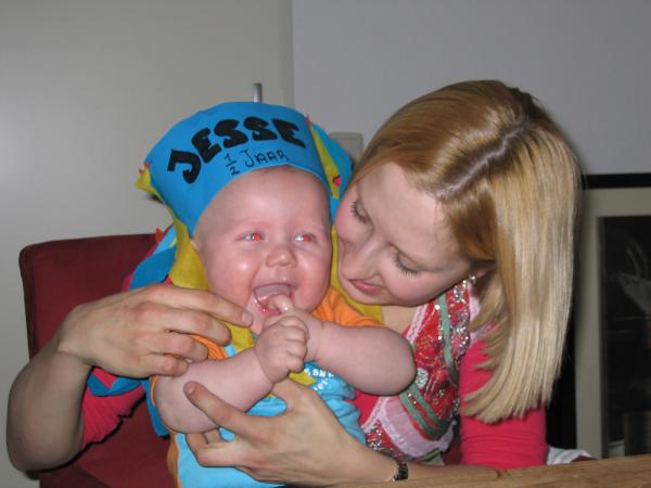 Jesse een half jaar!, geplaatst door mama Lizanne op 2006-02-25