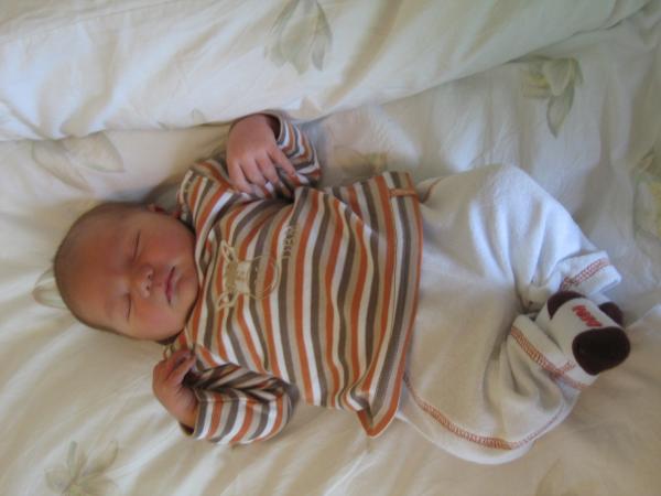 Merijn in pak 2, geplaatst door papa Boudewijn op 2004-06-03