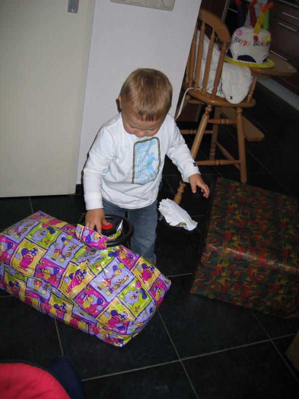 Merijn zijn 2e verjaardag!, geplaatst door mama Lizanne op 2006-05-29