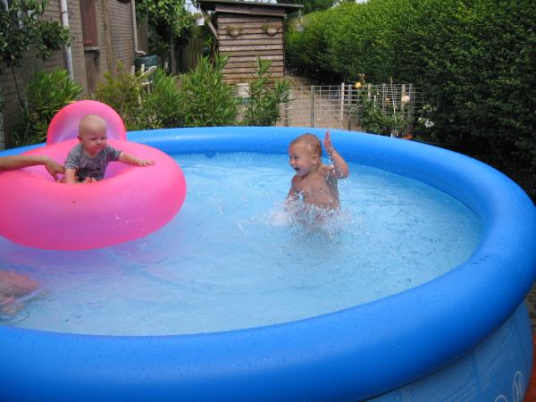 Met zn alle in bad., geplaatst door mama Lizanne op 2006-08-01