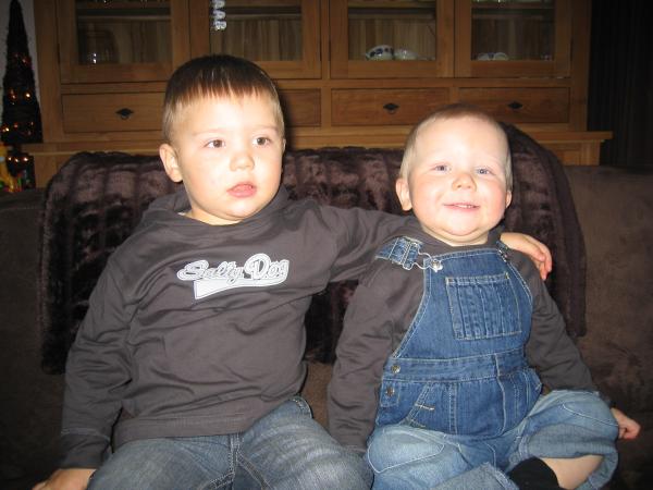 Merijn en Jesse samen., geplaatst door mama Lizanne op 2007-01-14