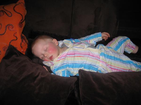 Jesse voordat hij naar het ziekenhuis moest., geplaatst door mama Lizanne op 2007-05-25