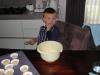 Merijn cakjes aan het bakken., geplaatst door mama Lizanne op 2007-10-28