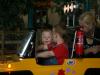 Merijn, Jesse en mama in de auto`s., geplaatst door mama Lizanne op 2007-05-25